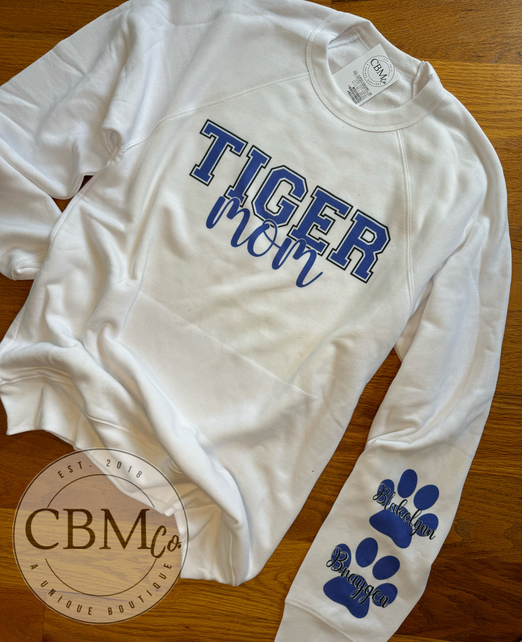 Tiger Mom With Paw Names - Customizable!